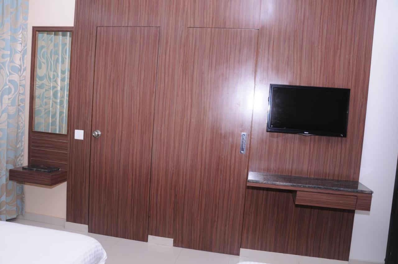 Hotel City Heart Ширди Номер фото