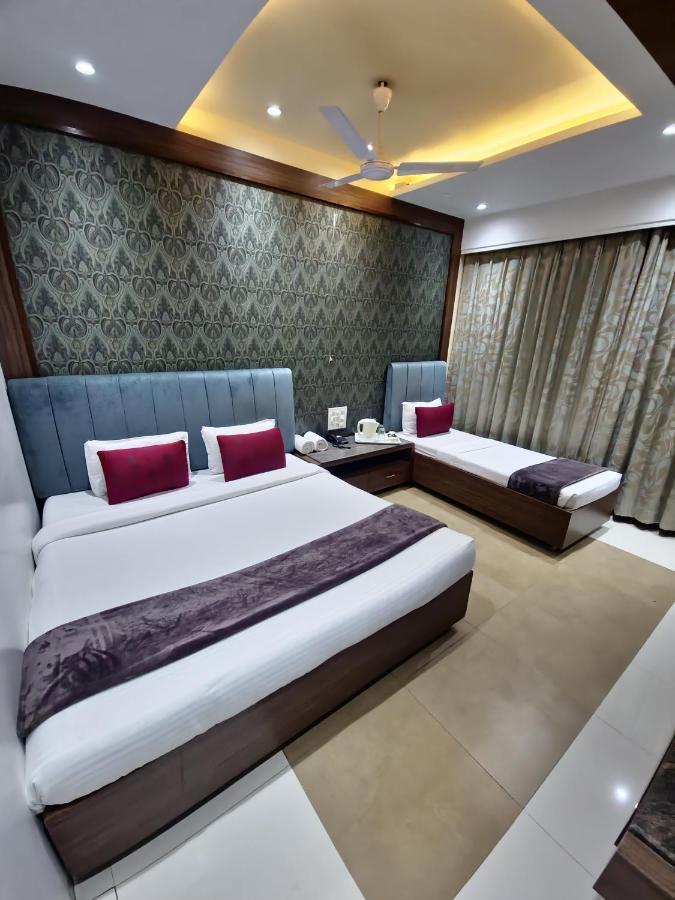 Hotel City Heart Ширди Экстерьер фото