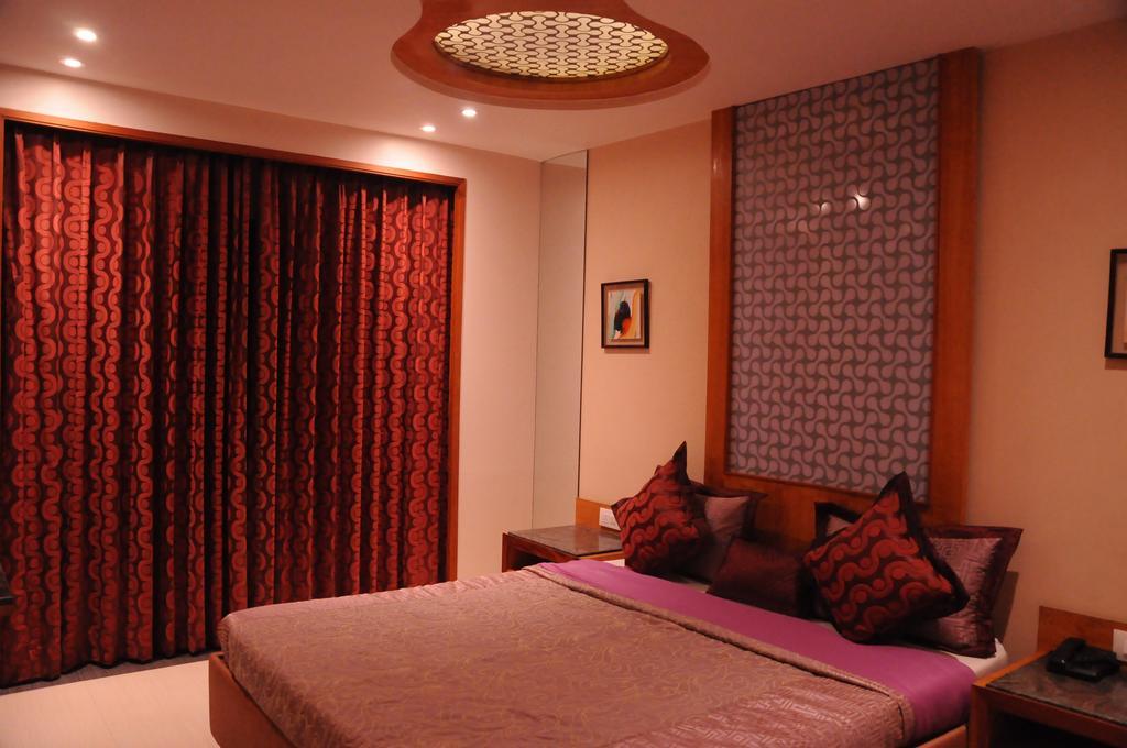 Hotel City Heart Ширди Экстерьер фото